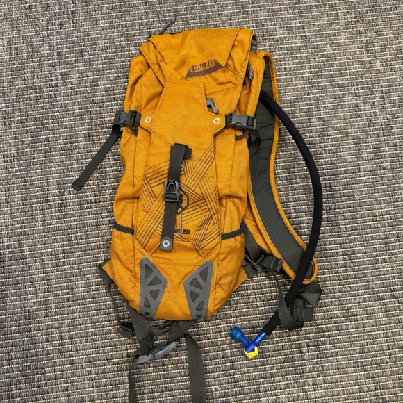 CamelBak Gambler Adventure Backpack with Hydration System - Picture 1 of 5